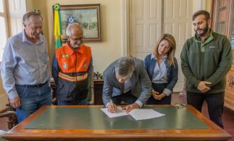 Prefeito assina decreto emergencial para prevenção de alagamentos