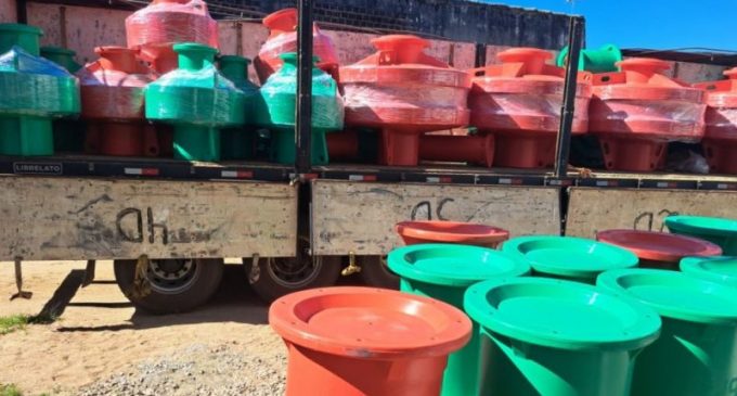 Porto de Pelotas recebe novas boias para reforço da sinalização náutica