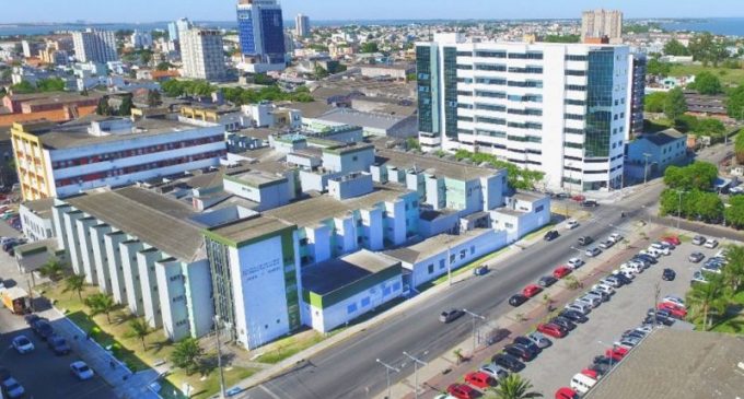 HU-Furg participa do “Maio Vermelho” com atendimentos para prevenção do câncer de boca