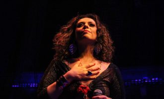 Sesc promove show em homenagem a Gal Costa com Fernanda Copatti, em Pelotas