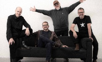 Encontro de gigantes com Nenhum de Nós e Papas da Língua no Theatro Guarany