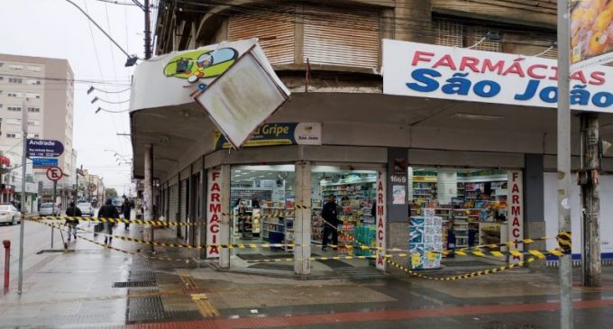 Temporal causa estragos em Pelotas
