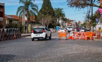 Obras de drenagem avançam na Gonçalves Chaves
