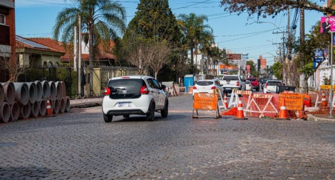 Obras de drenagem avançam na Gonçalves Chaves