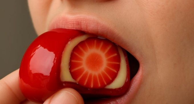 Morango do amor pode virar vilão: dentistas alertam sobre riscos para o sorriso