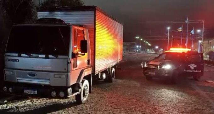 Receita Federal apreende caminhão carregado com mercadorias estrangeiras
