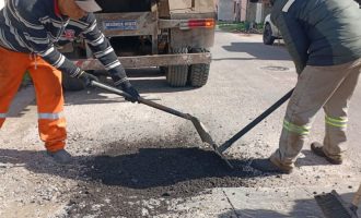 Prefeitura faz tapa-buraco emergencial em dez vias