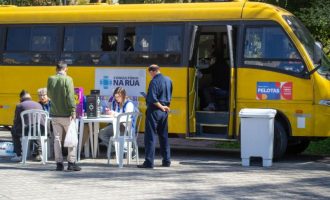 Consultório na Rua é sucesso com ponto fixo na praça