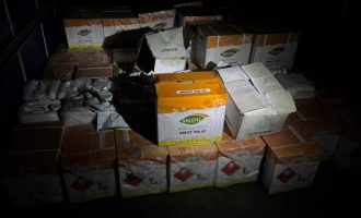 Receita Federal apreende carga de 1.800 litros de agrotóxicos contrabandeados em Jaguarão