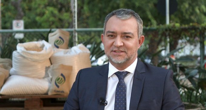 Conab entrega 75 toneladas de alimentos a pescadores artesanais da região Sul