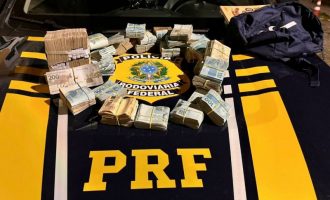 PRF prende dois homens transportando mais de 364 mil reais sem procedência em Rio Grande