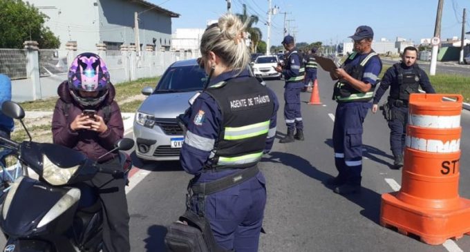 STT e GM realizam blitz de fiscalização na Francisco Caruccio