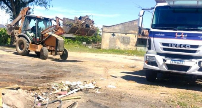 Em um dia, Prefeitura de Pelotas recolhe 256 toneladas de lixo irregular no Areal