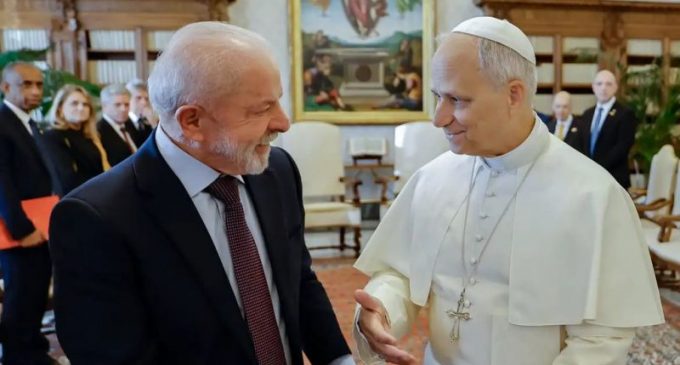 Lula se reúne com papa Leão XIV, pela primeira vez, no Vaticano