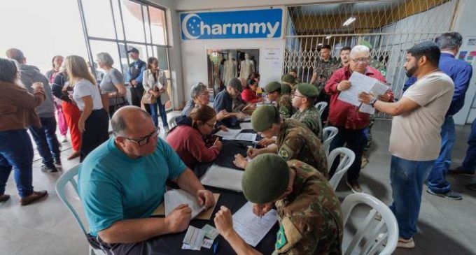 Moradores da Cohab Guabiroba lotam a Rodoviária