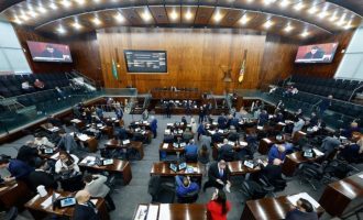 Em sessão extraordinária, deputados aprovam projeto orçamentário do estado para 2026