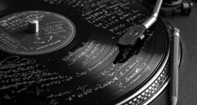 Dia do Compositor Brasileiro, quando o silêncio aprendeu a cantar