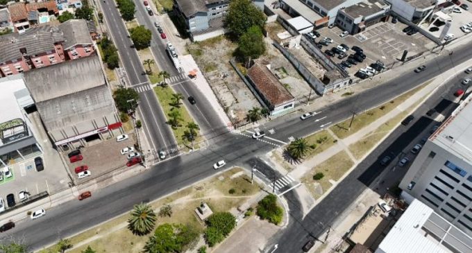 Sinalização horizontal da avenida Fernando Osório segue em andamento