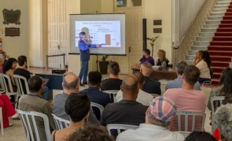 Marroni apresenta LOA em audiência pública na Prefeitura