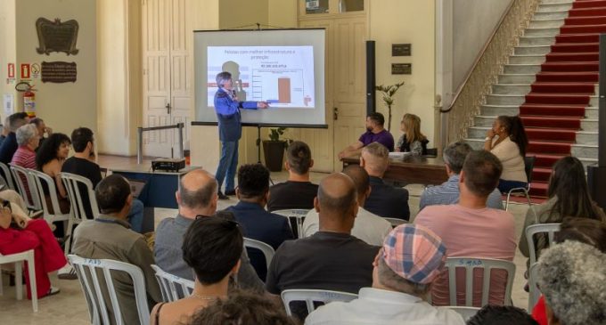 Marroni apresenta LOA em audiência pública na Prefeitura