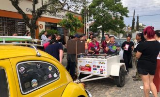 Mais de 500 livros infantis são distribuídos pela Fuscoteca do Amadinho no mês de outubro em São Lourenço do Sul