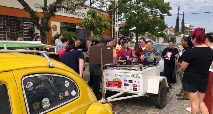 Mais de 500 livros infantis são distribuídos pela Fuscoteca do Amadinho no mês de outubro em São Lourenço do Sul