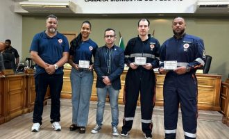 SAMU recebe homenagem da Câmara após salvar recém-nascido