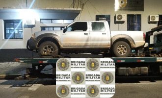 Após perseguição, homens são presos com caminhonete roubada