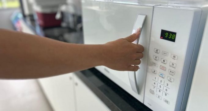 CEEE Equatorial orienta sobre cuidados com consumo de energia elétrica durante o período de veraneio