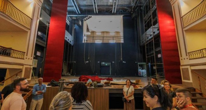 Representantes do Iphan visitam as obras do Theatro Sete de Abril