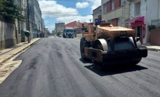 Asfalto em frente a Beneficência é recuperado