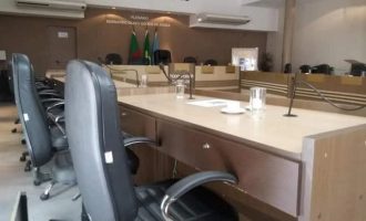 Vereador de Pelotas que não justificar ausência terá dia descontado