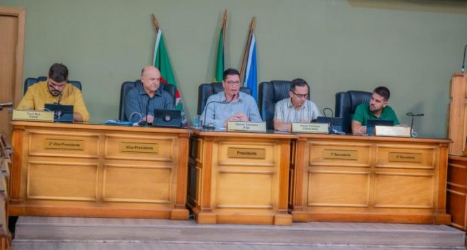 Vereadores cobram esclarecimentos do secretário de obras em audiência na Câmara