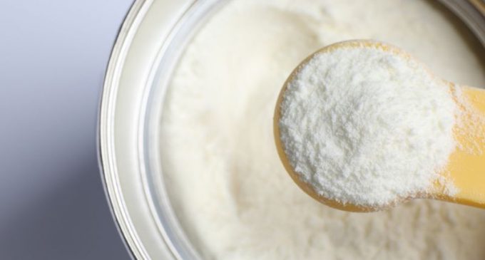 Sociedade de Pediatria do RS reforça alerta para cuidado após suspensão de lotes de fórmulas infantis