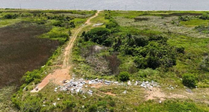 Pontal da Barra recebe lixão clandestino
