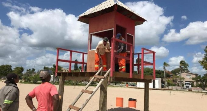 Guaritas de salva-vidas do Laranjal recebem manutenção