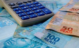 Despesas públicas superam R$ 560 bi em 2026