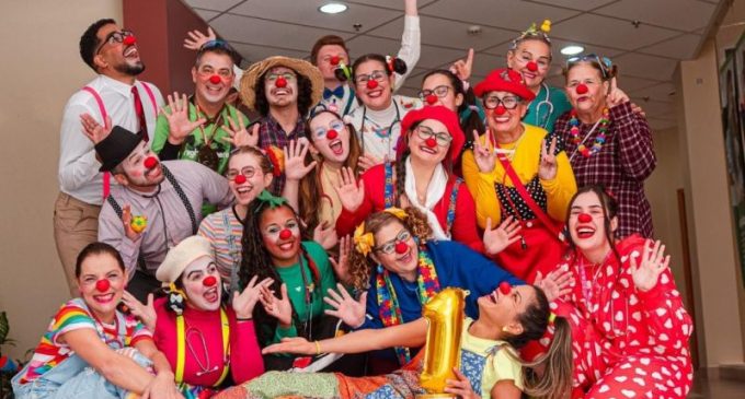 Hospitais de Pelotas contam com doutores besteirologistas