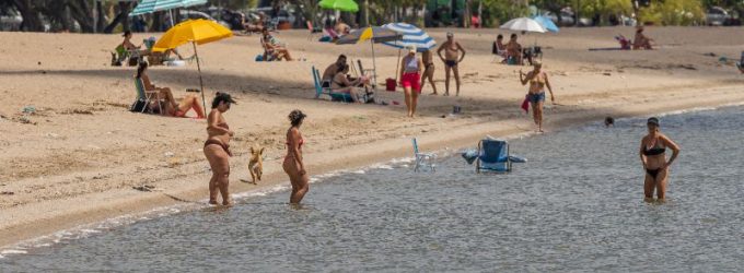Último boletim do Programa Balneabilidade 2025/2026 indica Laranjal 100% próprio para banho