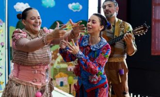 Espetáculo O Jardineiro dos Pensamentos leva arte e  esperança a cidades gaúchas atingidas pelas enchentes