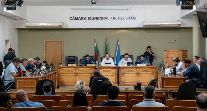 Câmara de Vereadores aprova reajuste de 5,4% no piso do magistério municipal