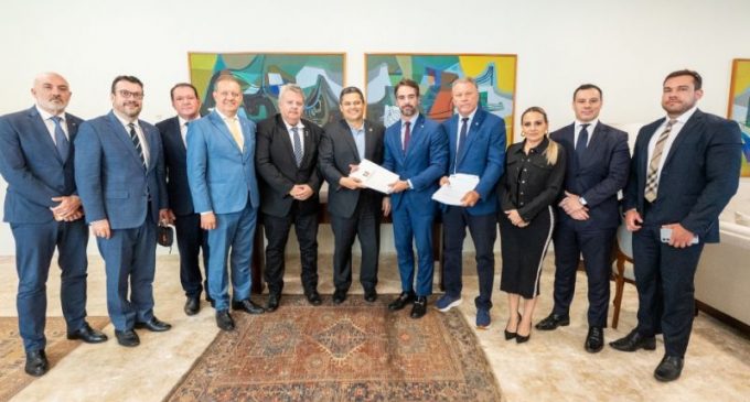 Alcolumbre pautará discussão do PL da Securitização no Colégio de Líderes após reunião com Hamm e lideranças do agro