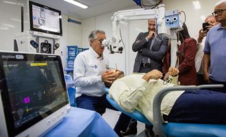 Agora Tem Especialistas: Ministério da Saúde lança em Rio Grande (RS) carreta de exames oftalmológicos e cirurgias de catarata