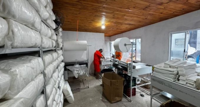 Em um mês de produção, unidade fabril instalada no Presídio Estadual de Jaguarão entrega quase 5 mil fraldas e absorventes