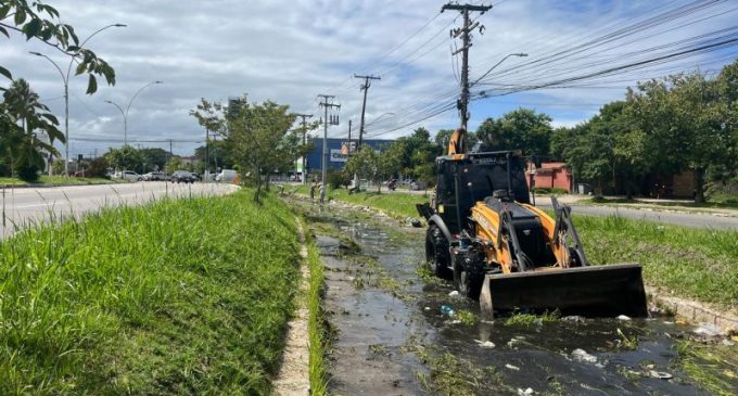 Sanep limpa nove quilômetros de canais no primeiro trimestre