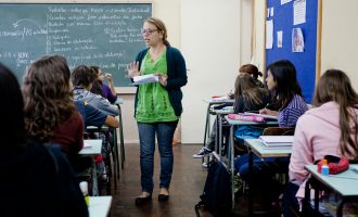 Após dois anos de Pé-de-Meia, abandono escolar no RS cai 52%