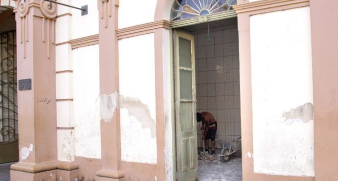 Prefeitura inicia reforma nos banheiros internos do Mercado Central