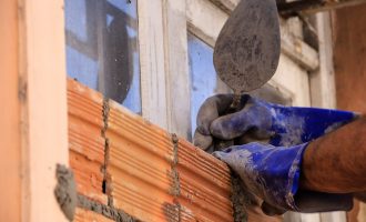 Artigo: A AGONIA DE UMA CASA