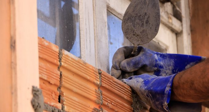 Artigo: A AGONIA DE UMA CASA