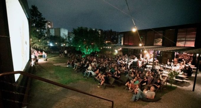 Cine Nave apresenta o filme “O Mundo Cabe em um Fusca”